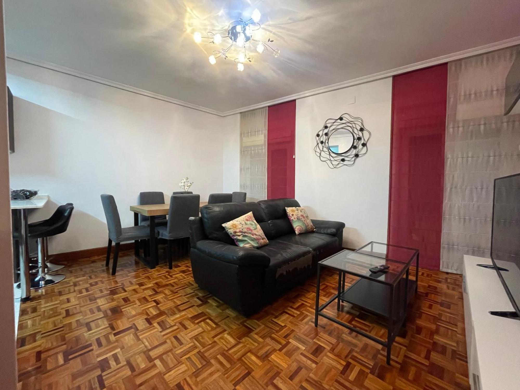 Encantador Apartamento En El Centro De Castro 카스트로우르디알레스 외부 사진