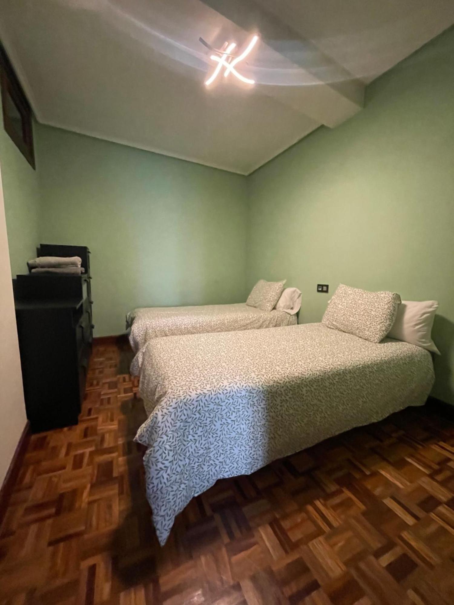 Encantador Apartamento En El Centro De Castro 카스트로우르디알레스 외부 사진